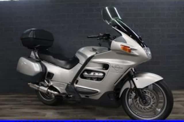 Honda ST 1100 Pan European (1994) thumbnail 2