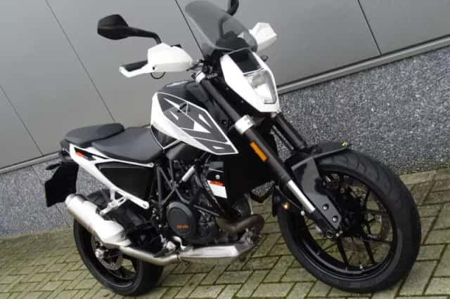 KTM 690 Duke (2017) thumbnail 2