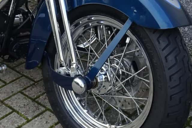 Harley-Davidson Heritage FLSTS SPRINGER (2001) thumbnail 5