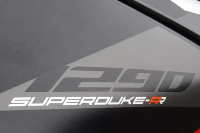 KTM 1290 Super Duke RR (2023) thumbnail 5