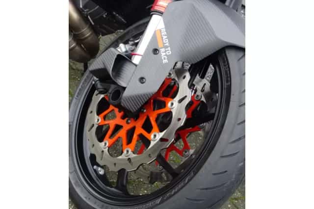 KTM 1290 Super Duke RR (2023) thumbnail 6