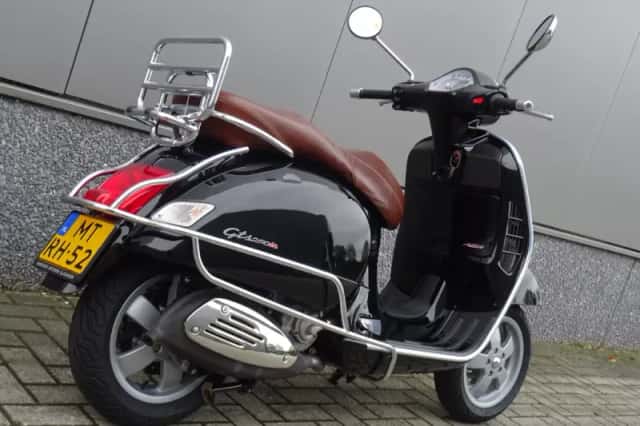 Vespa GTS 250 I.E (2008) thumbnail 3