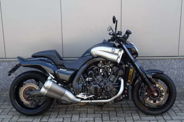 Yamaha V-Max 1700 (2009) thumbnail 1