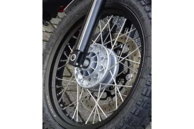 Moto Guzzi V7 II Stornello (2016) thumbnail 5