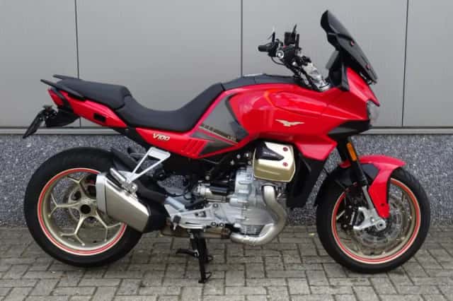 Moto Guzzi V100 Mandello (2023) thumbnail 1