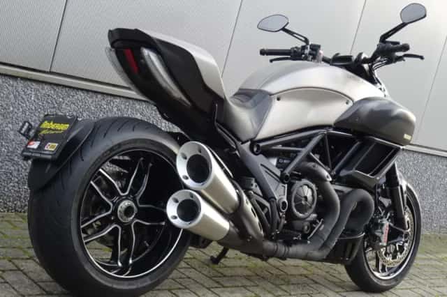 Ducati Diavel (2016) thumbnail 3