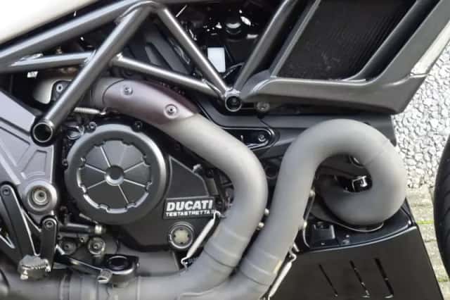 Ducati Diavel (2016) thumbnail 4