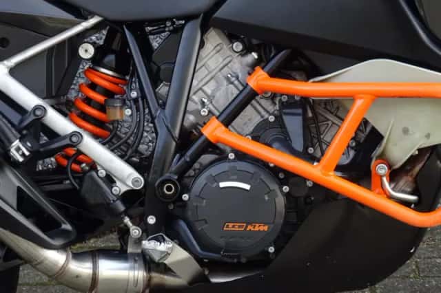 KTM 1050 Adventure (2016) thumbnail 4