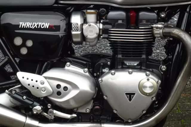 Triumph Thruxton 1200 R (2016) thumbnail 4