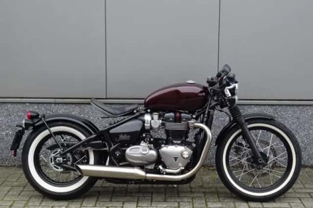 Triumph Bonneville Bobber (2018) thumbnail 1