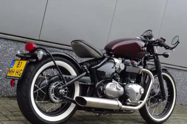 Triumph Bonneville Bobber (2018) thumbnail 3