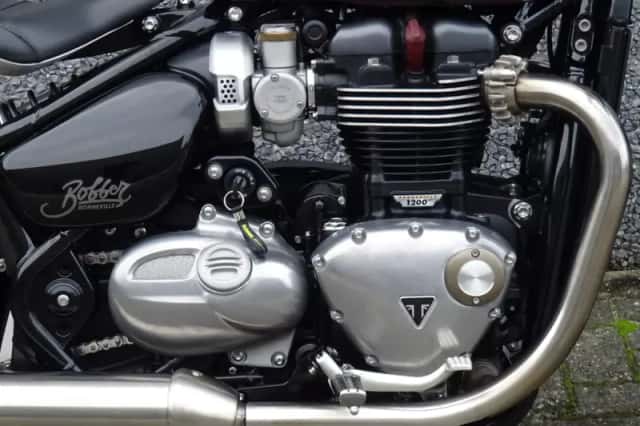 Triumph Bonneville Bobber (2018) thumbnail 4