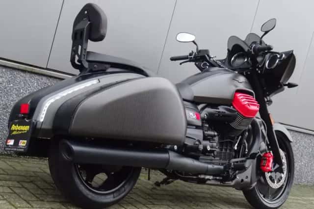 Moto Guzzi MGX 21 Flying Fortress (2017) thumbnail 3