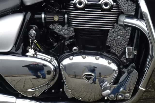Triumph Thunderbird 1600 (2009) thumbnail 4