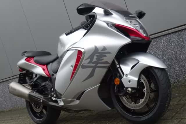 Suzuki GSX-R 1300 (2022) thumbnail 2