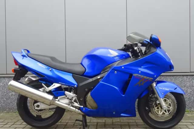 Honda CBR 1100 XX BLACKBIRD (1999) thumbnail 1