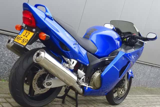 Honda CBR 1100 XX BLACKBIRD (1999) thumbnail 3