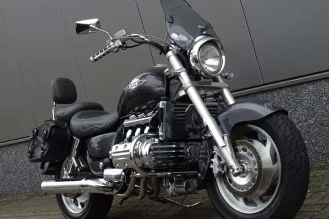 Honda GL 1500 F 6 (2002) thumbnail 2