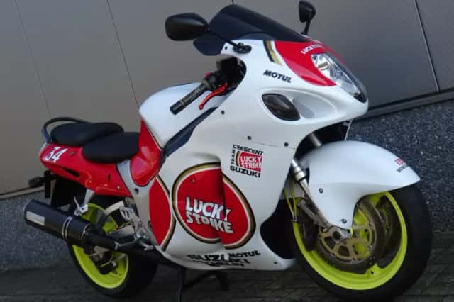 Suzuki GSX 1300R Hayabusa (1999) thumbnail 2