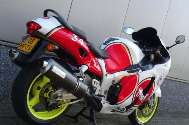 Suzuki GSX 1300R Hayabusa (1999) thumbnail 3
