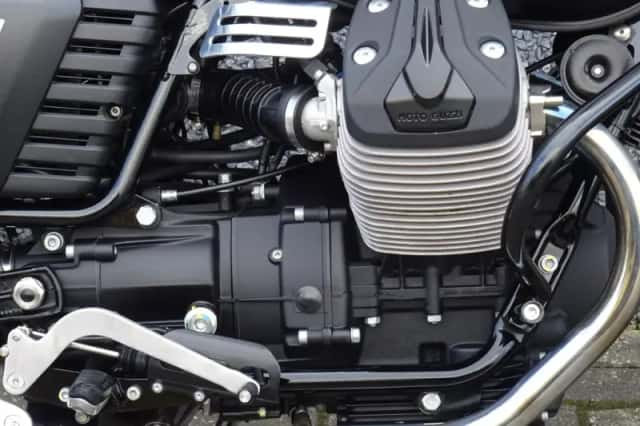 Moto Guzzi V7 Stone (2014) thumbnail 4