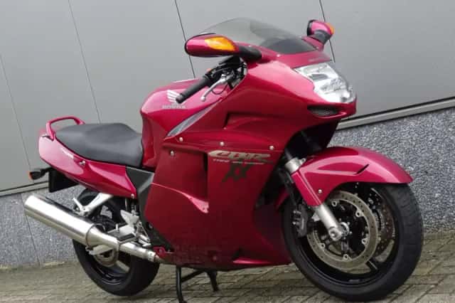 Honda CBR 1100 XX BLACKBIRD (1997) thumbnail 2