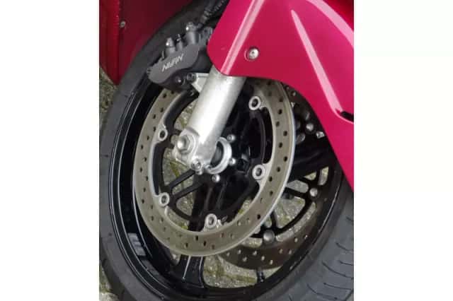 Honda CBR 1100 XX BLACKBIRD (1997) thumbnail 4