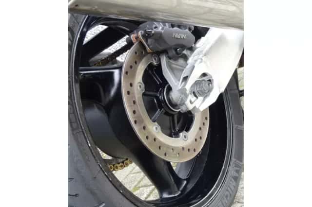 Honda CBR 1100 XX BLACKBIRD (1997) thumbnail 5
