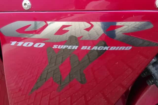 Honda CBR 1100 XX BLACKBIRD (1997) thumbnail 6