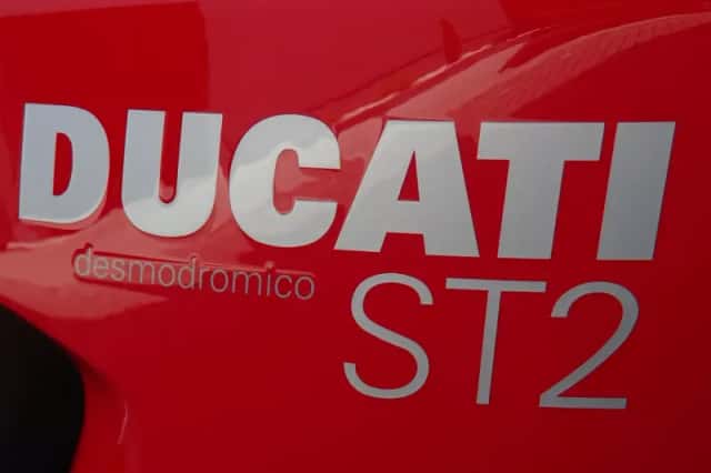 Ducati ST2 (2003) thumbnail 5