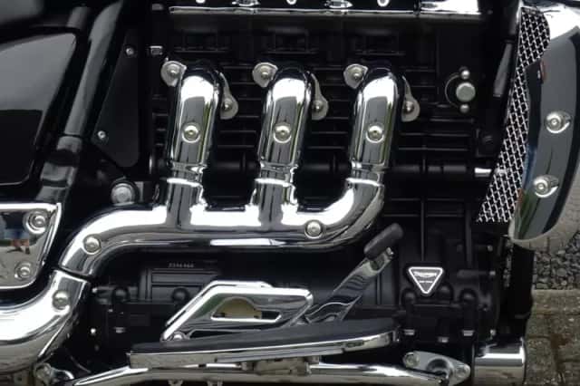 Triumph Rocket III Touring (2008) thumbnail 4