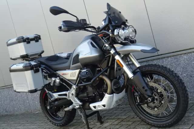Moto Guzzi V85 TT (2019) thumbnail 2
