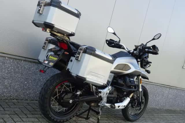 Moto Guzzi V85 TT (2019) thumbnail 3