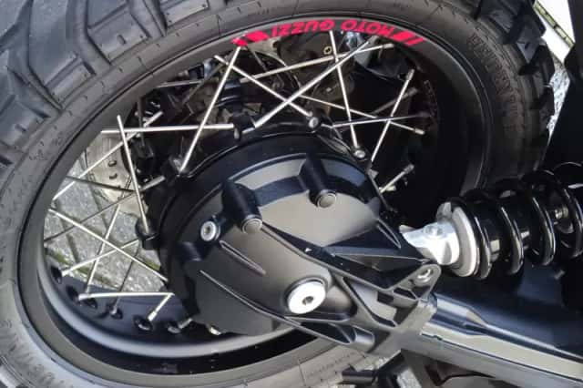 Moto Guzzi V85 TT (2019) thumbnail 6