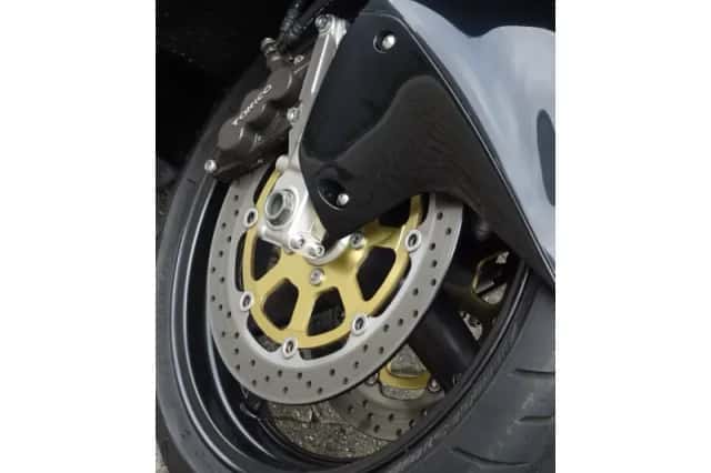 Suzuki GSX 1300R Hayabusa (2000) thumbnail 5