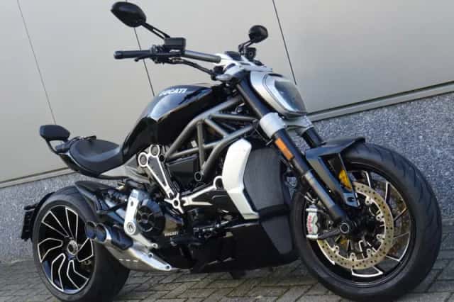 Ducati Xdiavel S (2016) thumbnail 2