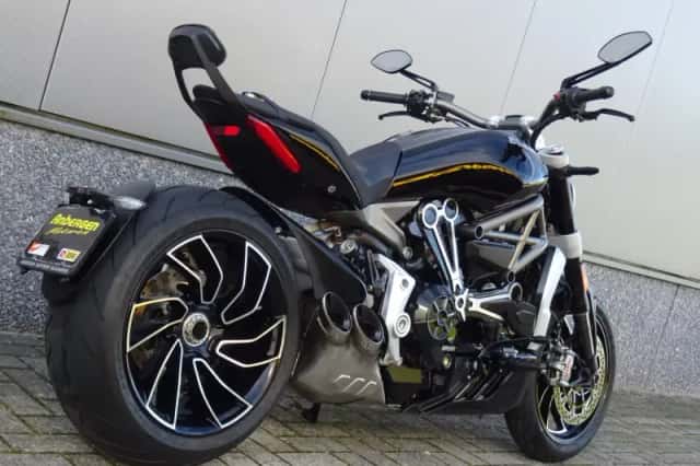 Ducati Xdiavel S (2016) thumbnail 3