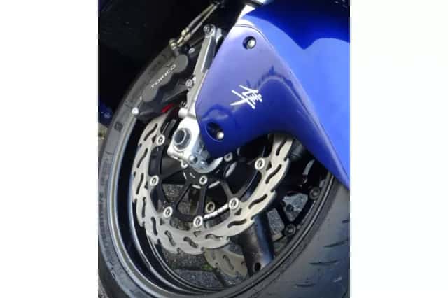Suzuki GSX 1300R Hayabusa (2000) thumbnail 5