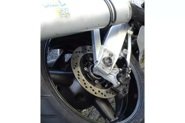 Suzuki GSX 1300R Hayabusa (2000) thumbnail 6