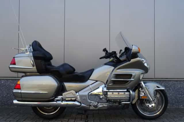 Honda GL 1800 Goldwing (2003) thumbnail 1