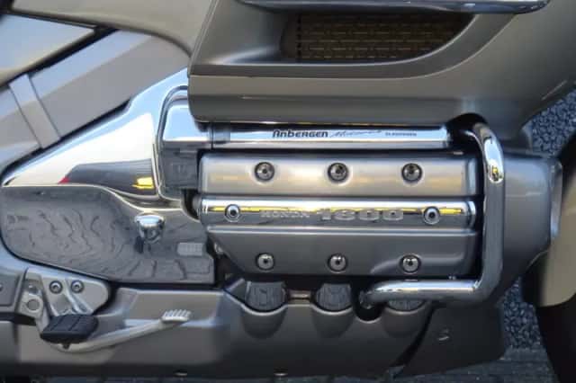 Honda GL 1800 Goldwing (2003) thumbnail 4