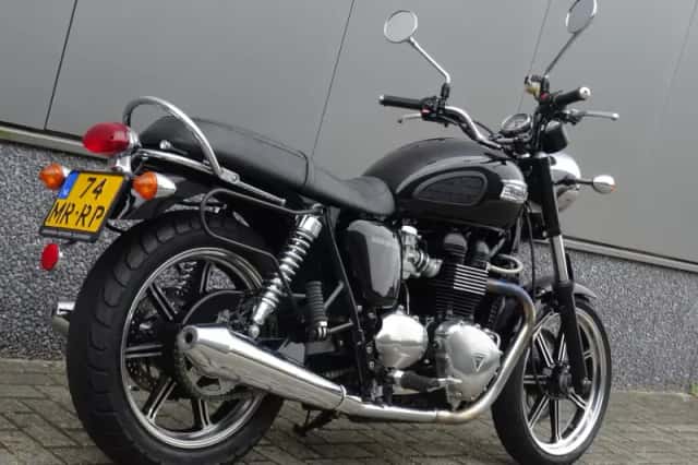 Triumph Bonneville SE (2009) thumbnail 3