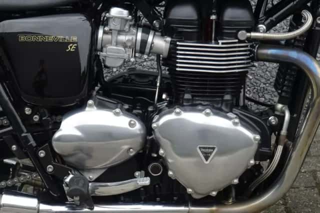 Triumph Bonneville SE (2009) thumbnail 4