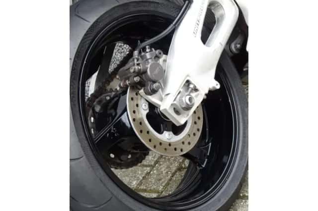 Honda CBR 1000 RR Fireblade (2004) thumbnail 6