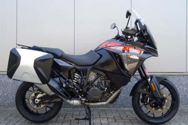 KTM 1290 Super Adventure S (2018) thumbnail 1