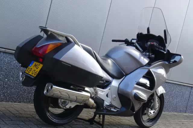 Honda ST 1300 Pan European (2002) thumbnail 3