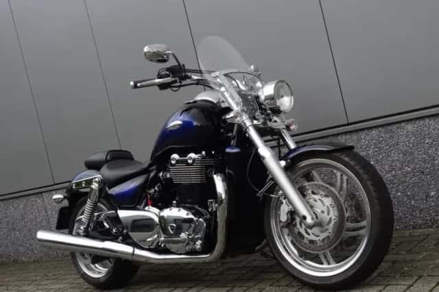 Triumph Thunderbird 1700 (2010) thumbnail 2