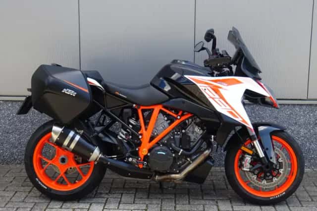 KTM 1290 Super Duke GT (2021) thumbnail 1