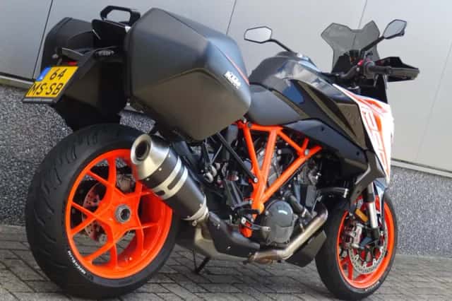 KTM 1290 Super Duke GT (2021) thumbnail 3