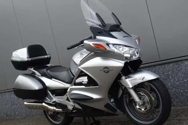 Honda ST 1300 PAN European (2006) thumbnail 2